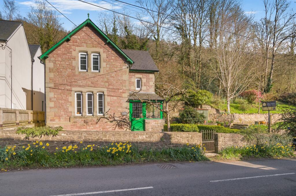 Main image of property: Upper Redbrook, Monmouth