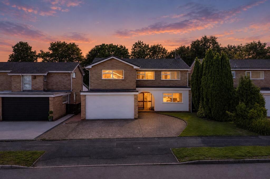 Main image of property: 43 Landswood Park, Hartford, CW8 1NF