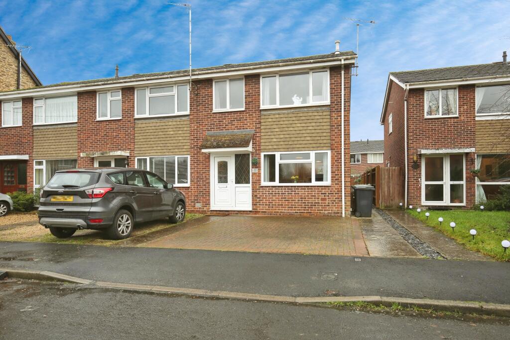 Main image of property: The Gap, Abingdon, OX13