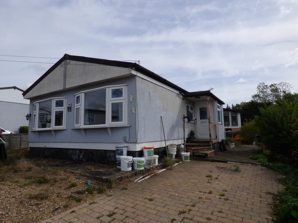 Main image of property: Dunton View, Dunton Mobile Home Park, Brentwood, CM13