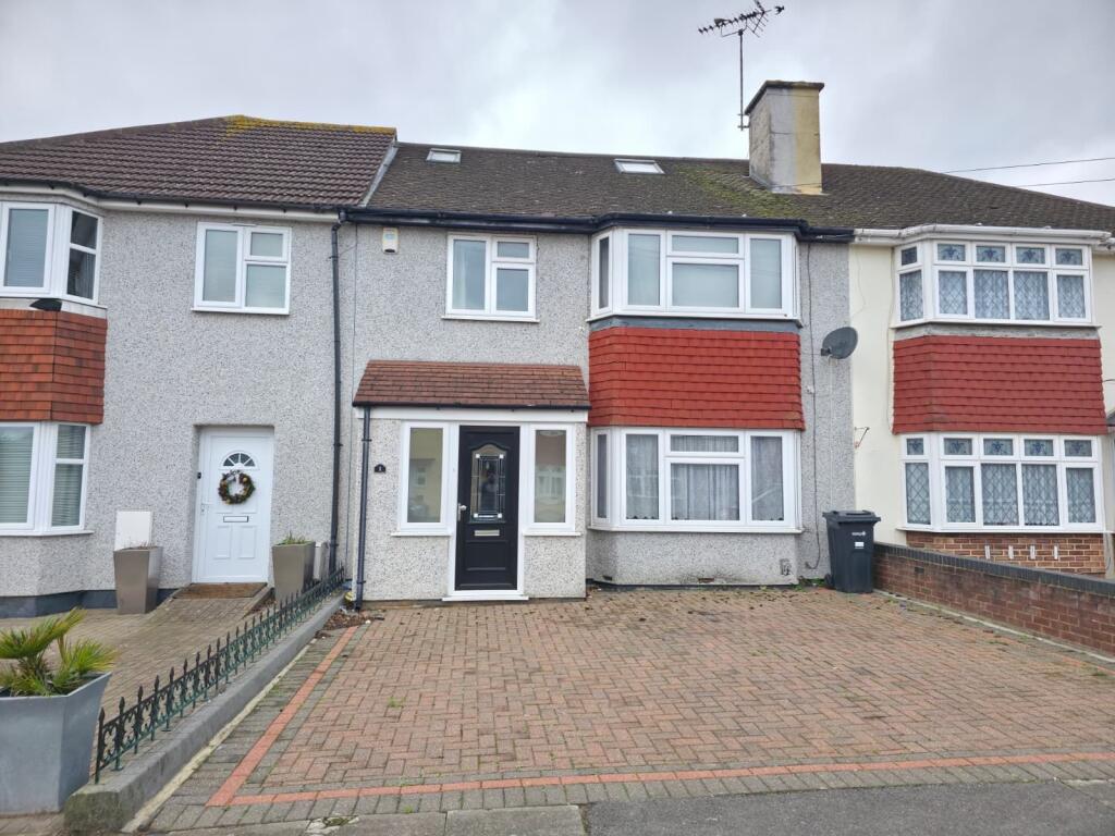 Main image of property: Yeomen Way, Ilford, IG6 2RN