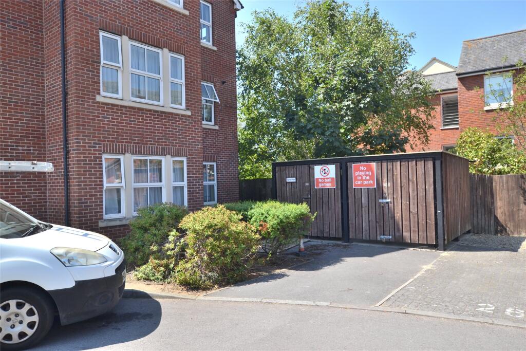 Main image of property: The Courtyard, London Road, GLOUCESTER, GL1