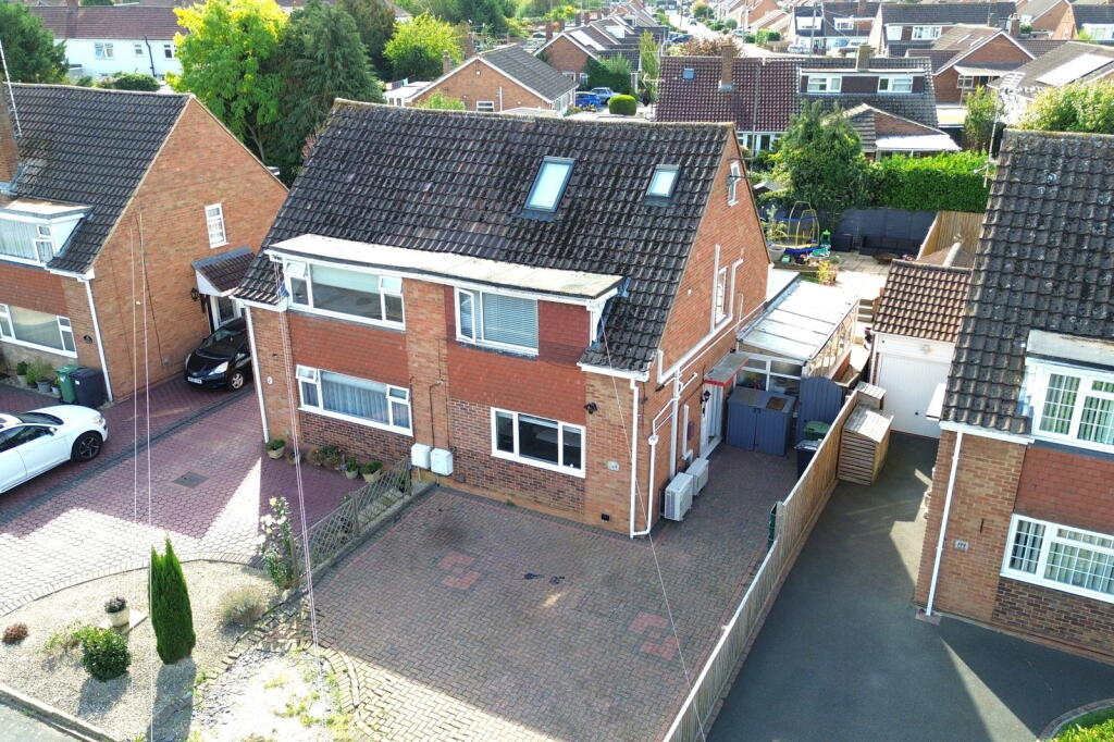 Main image of property: Chosen Way, Hucclecote, GL3