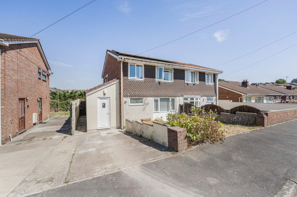 Main image of property: Oaks End Close, Hengoed, CF82 8HZ