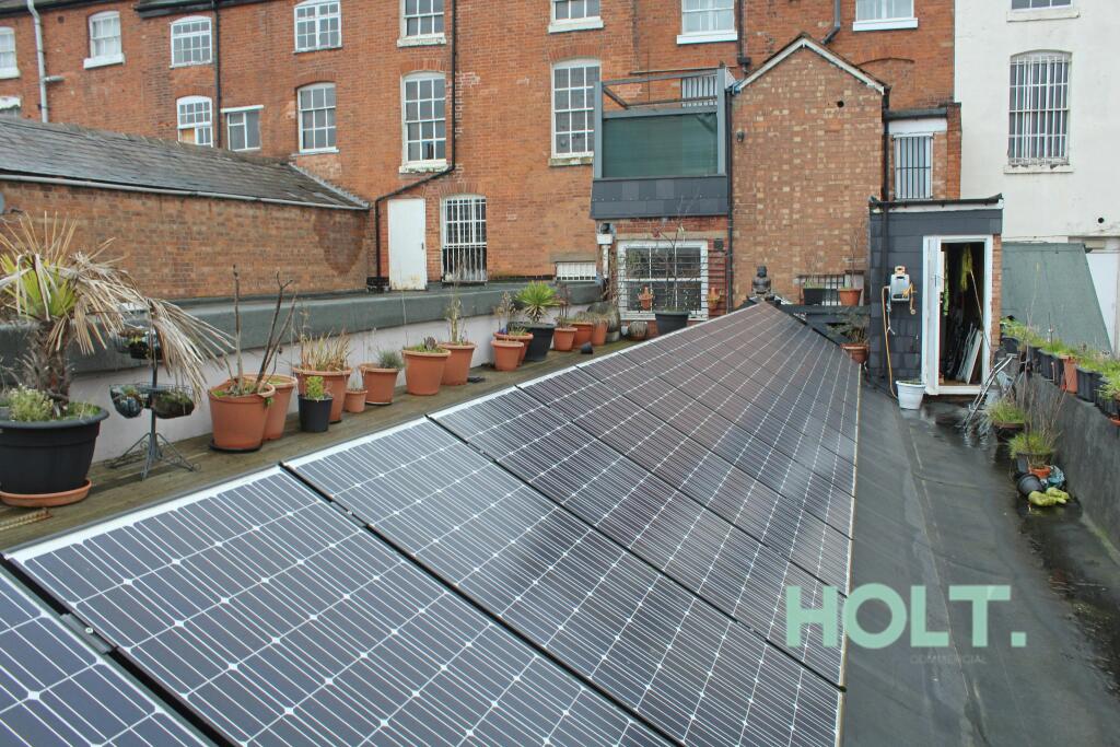 solarpanels roof.jpg