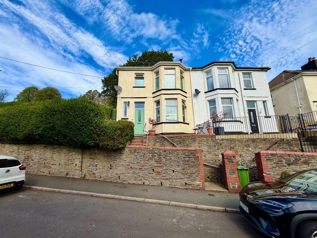 Main image of property: Tynewydd Terrace, Newbridge, Newport, NP11 4LW