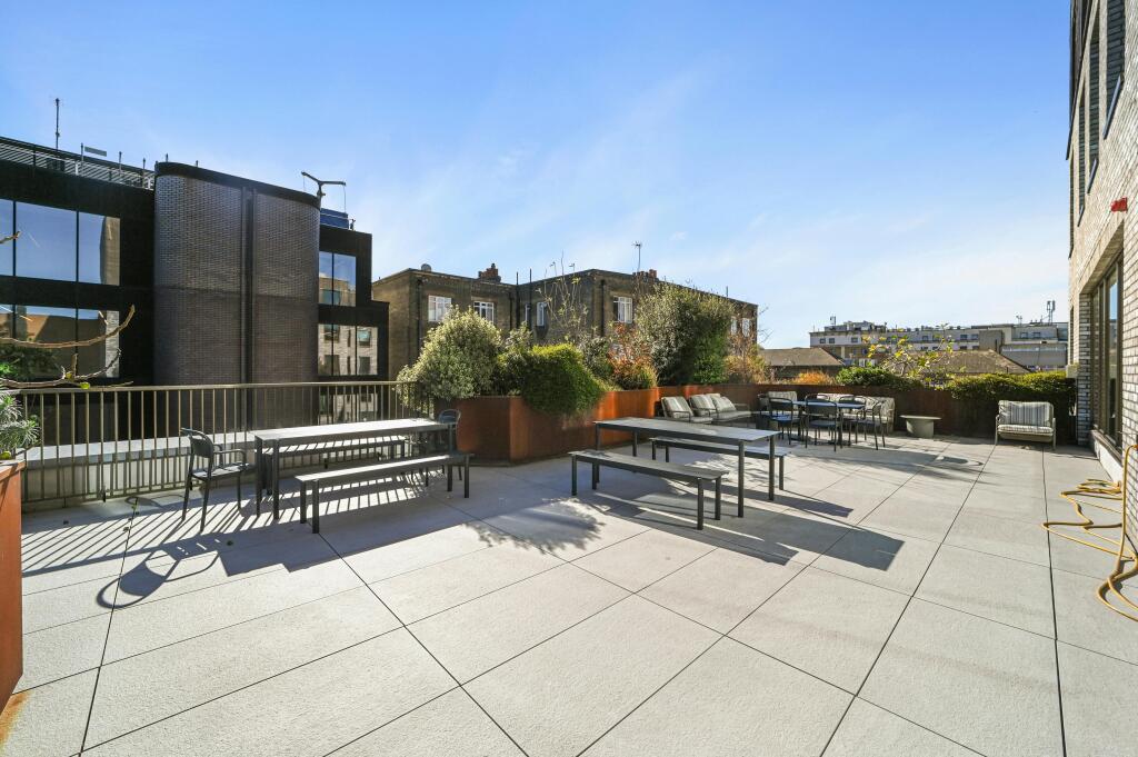 HTBC10WhiteLionStreet31.JPG