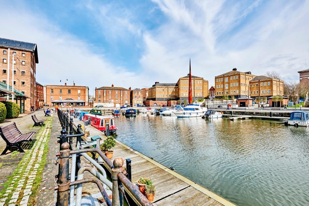 Docks 
