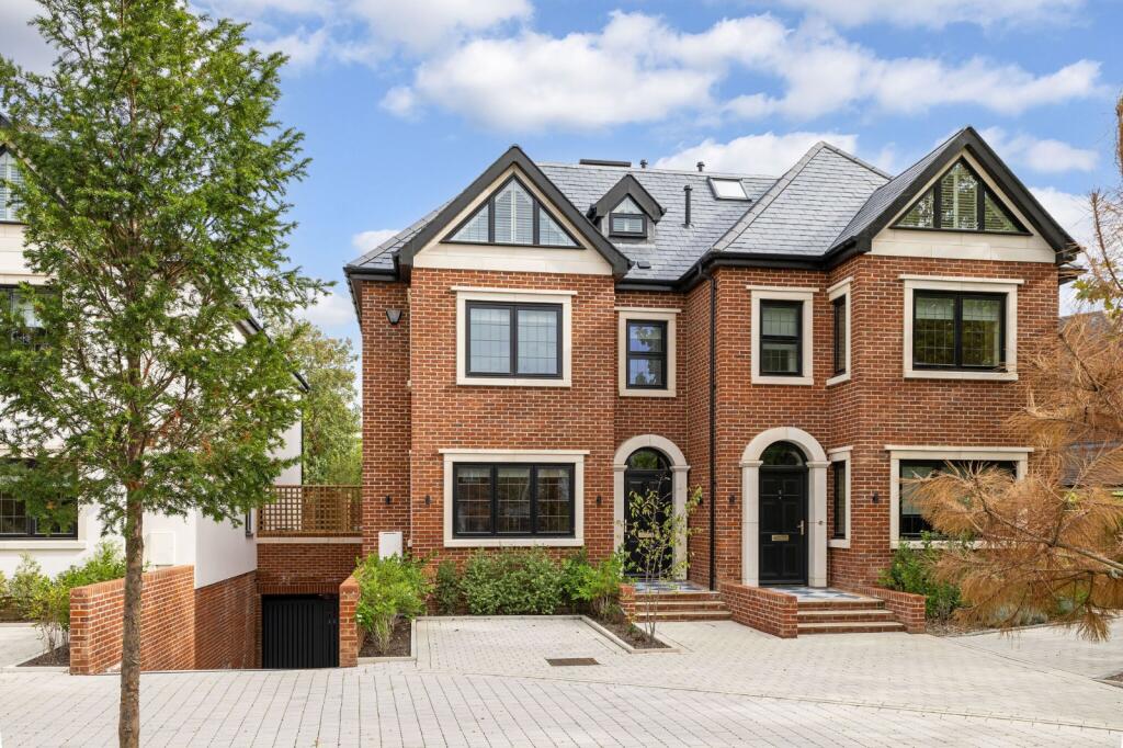 Main image of property: Ellington House, 35 New Road, Esher, Surrey, KT10