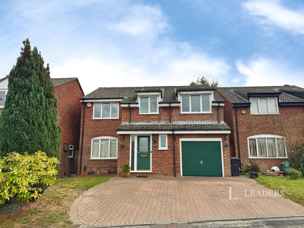 Main image of property: Valley Park Drive, Clanfield, Waterlooville, PO8