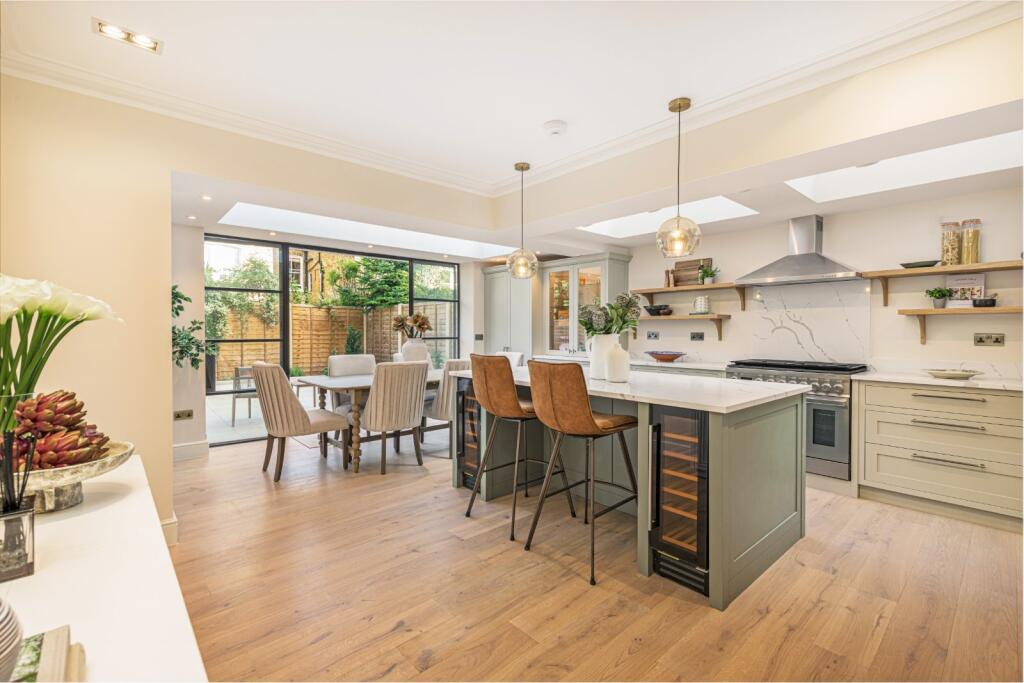 Main image of property: Gosberton Road, London, SW12