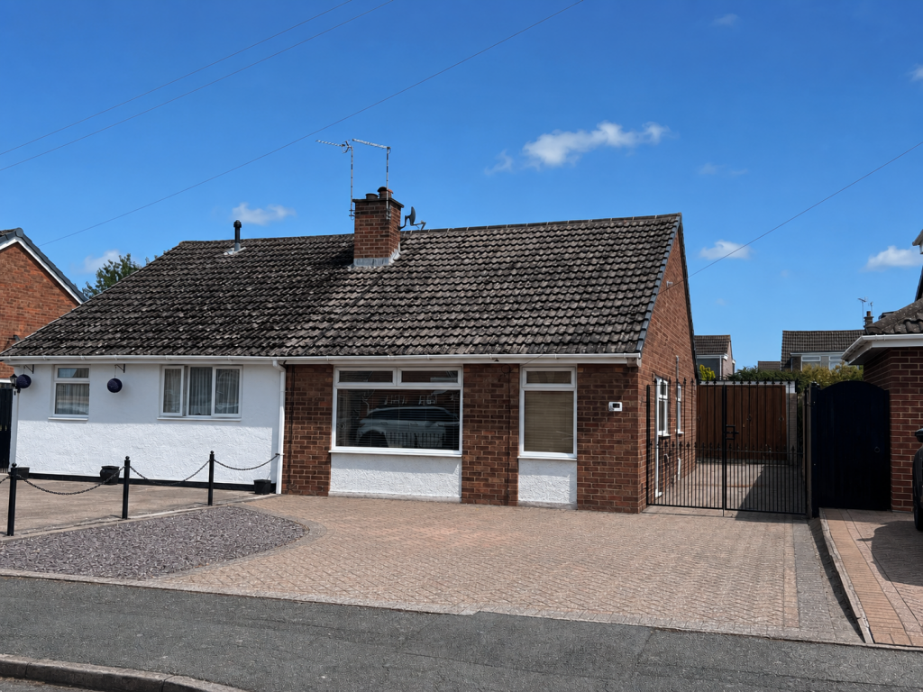Main image of property: Scott Avenue, Nuneaton, CV10 0DP