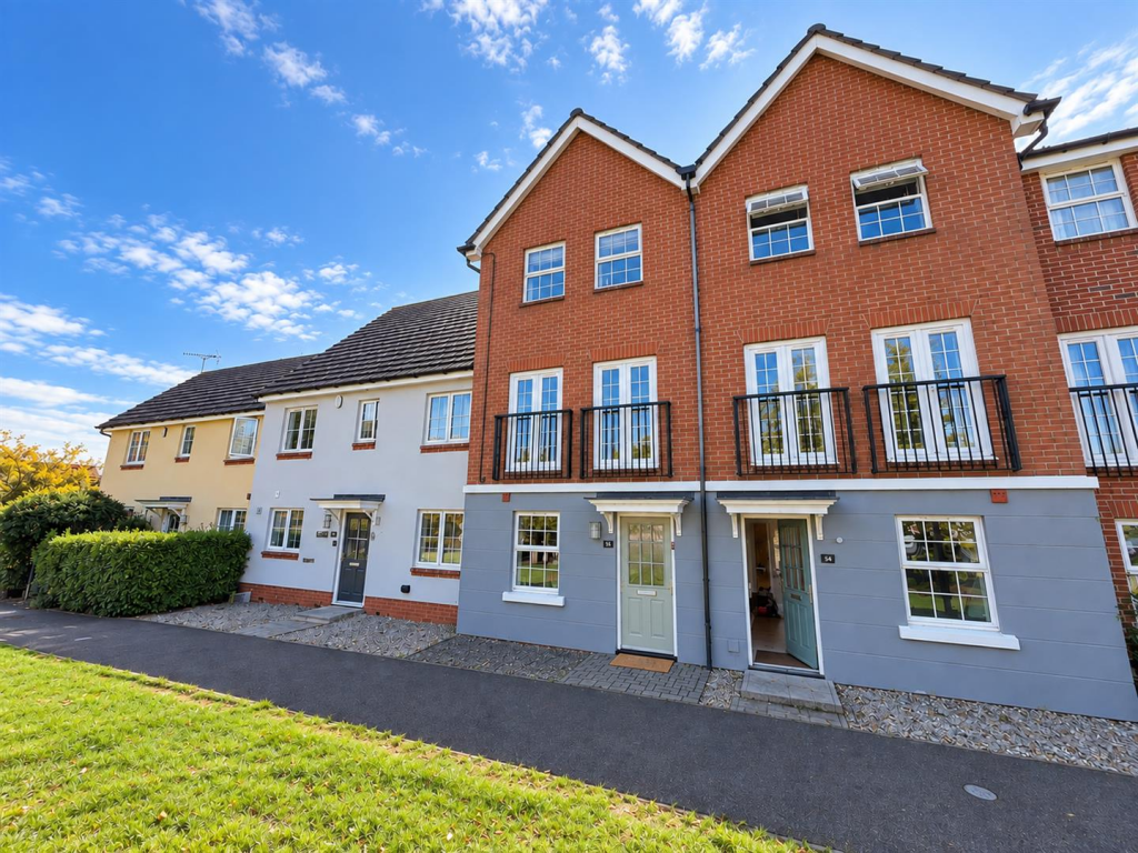 Main image of property: Braiding Crescent, Braintree