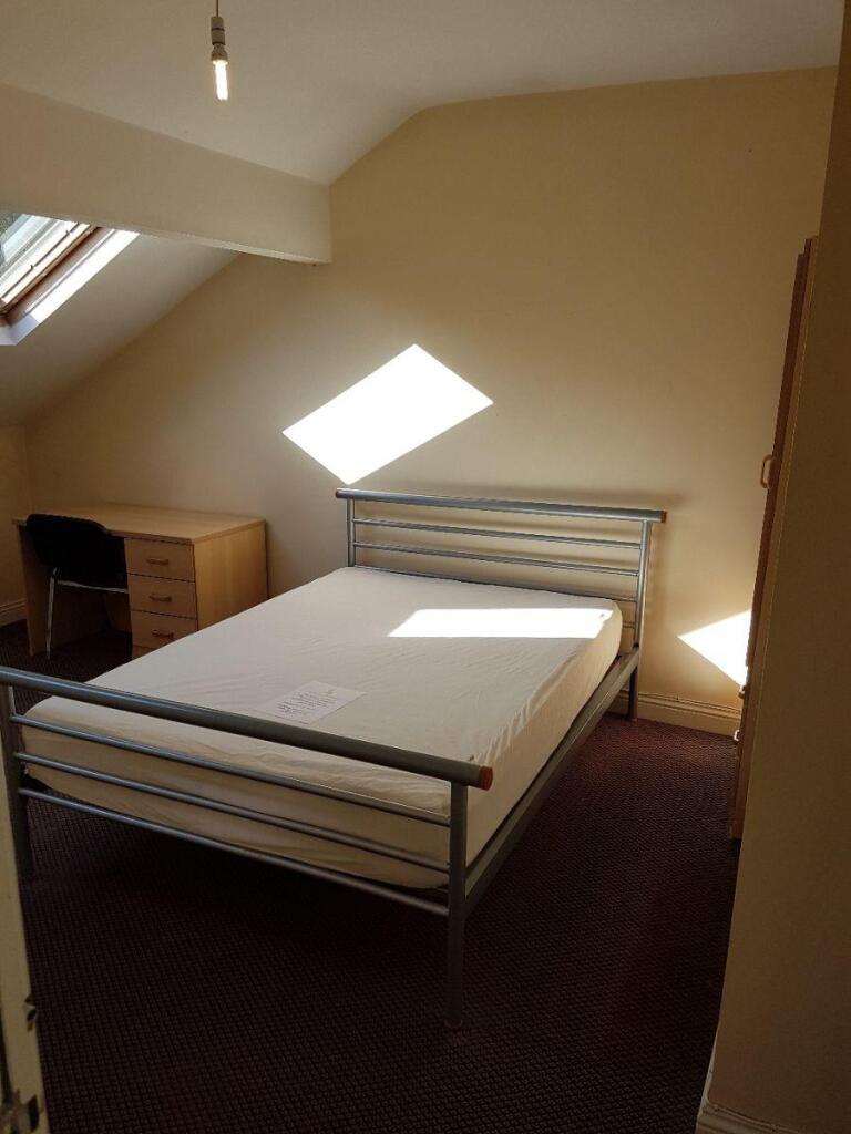 Main image of property: Flat 3, 23 Clarendon Place, LS2 9JN