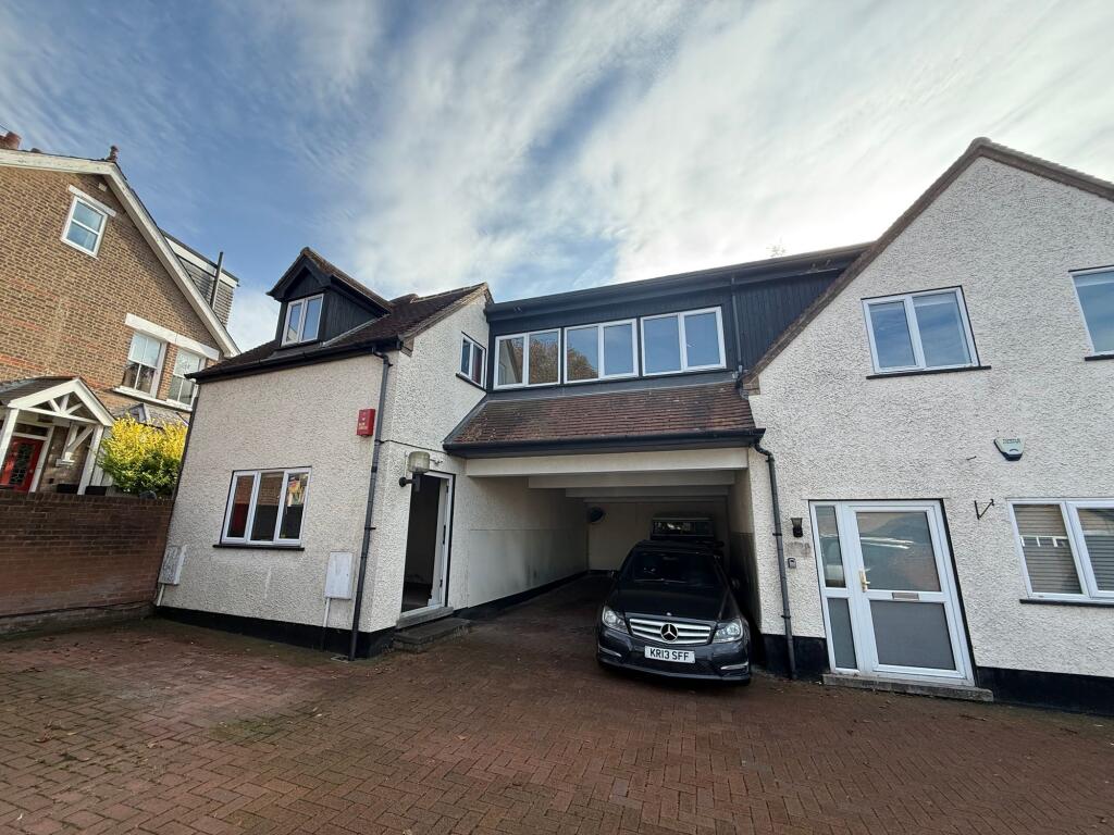 Main image of property: Eskdale Avenue, Chesham, HP5