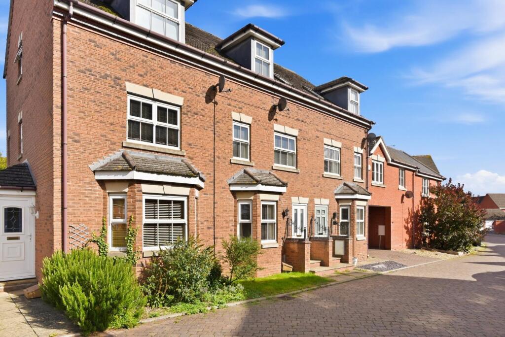 Main image of property: Lingfield Crescent, Stratford-upon-Avon
