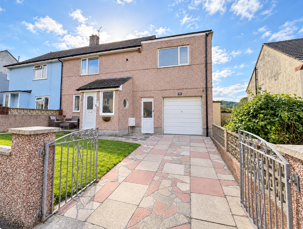 Main image of property: EXTENDED THREE DOUBLE BEDROOM FAMILY HOME, LARGE PRINCIPAL BEDROOM, DRIVEWAY & GARAGE, GENEROUS REAR GARDEN