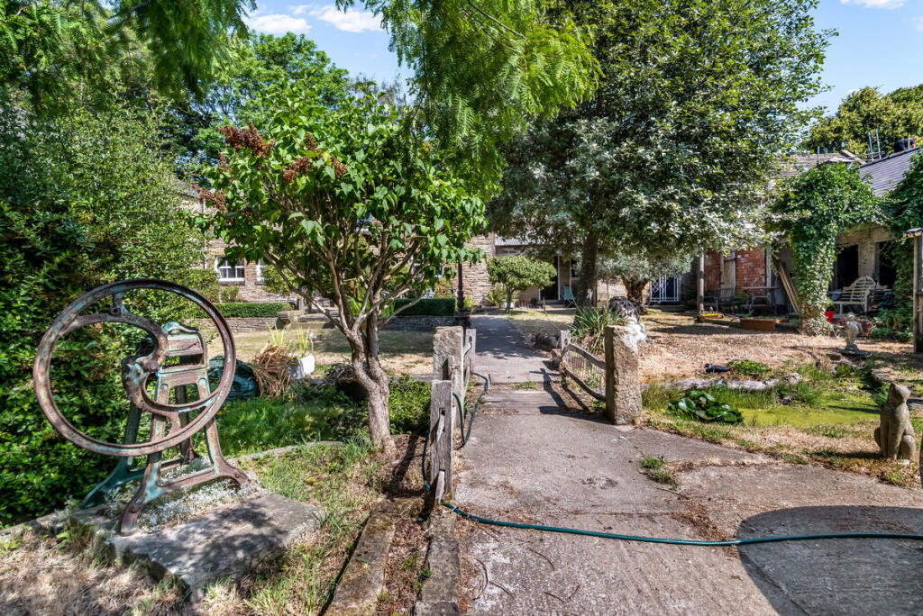 Main image of property: Barnsley Road, Rotherham, S61