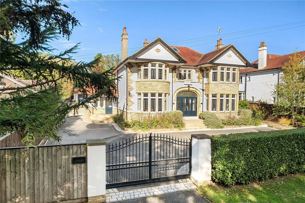 Main image of property: Hookstone Road, Harrogate, HG2