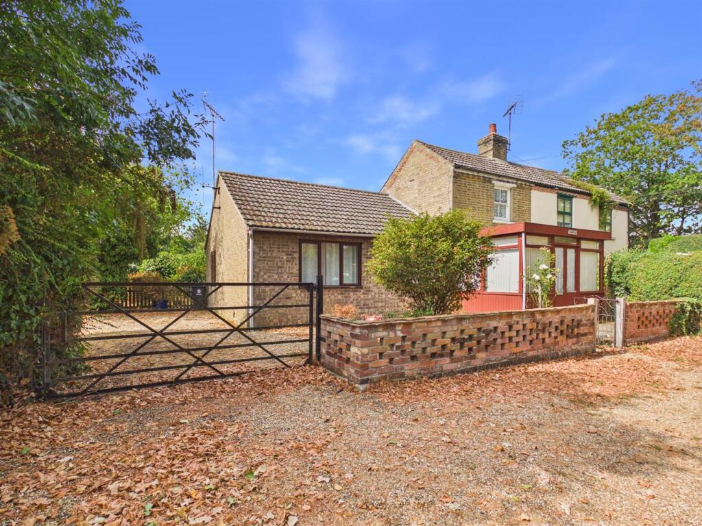 Main image of property: Cockaynes Lane, Alresford, Colchester