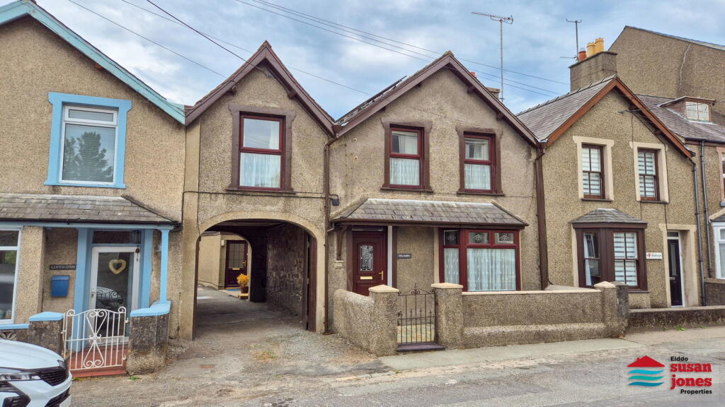 Main image of property: Stryd Y Ffynnon, Nefyn, LL53