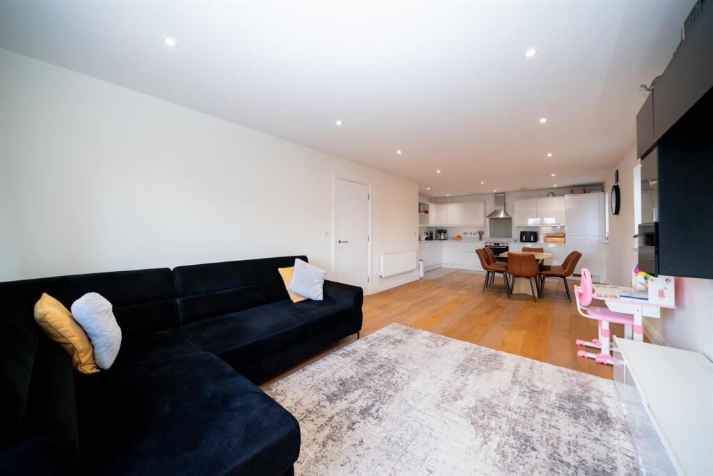Main image of property: Winton Approach, Croxley Green, Rickmansworth