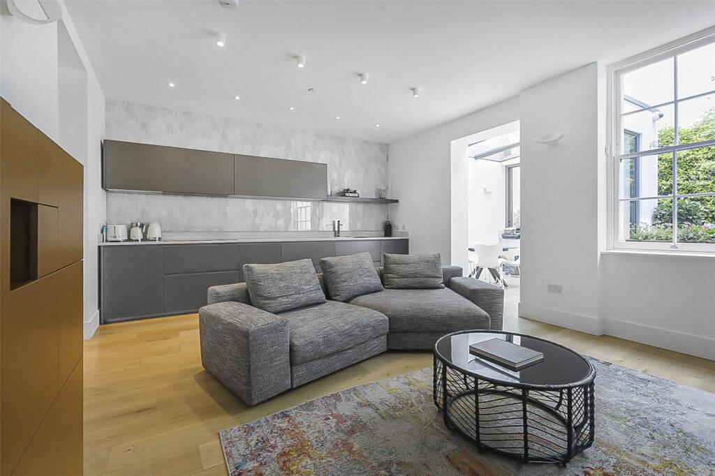 Main image of property: Ennismore Gardens, London, SW7