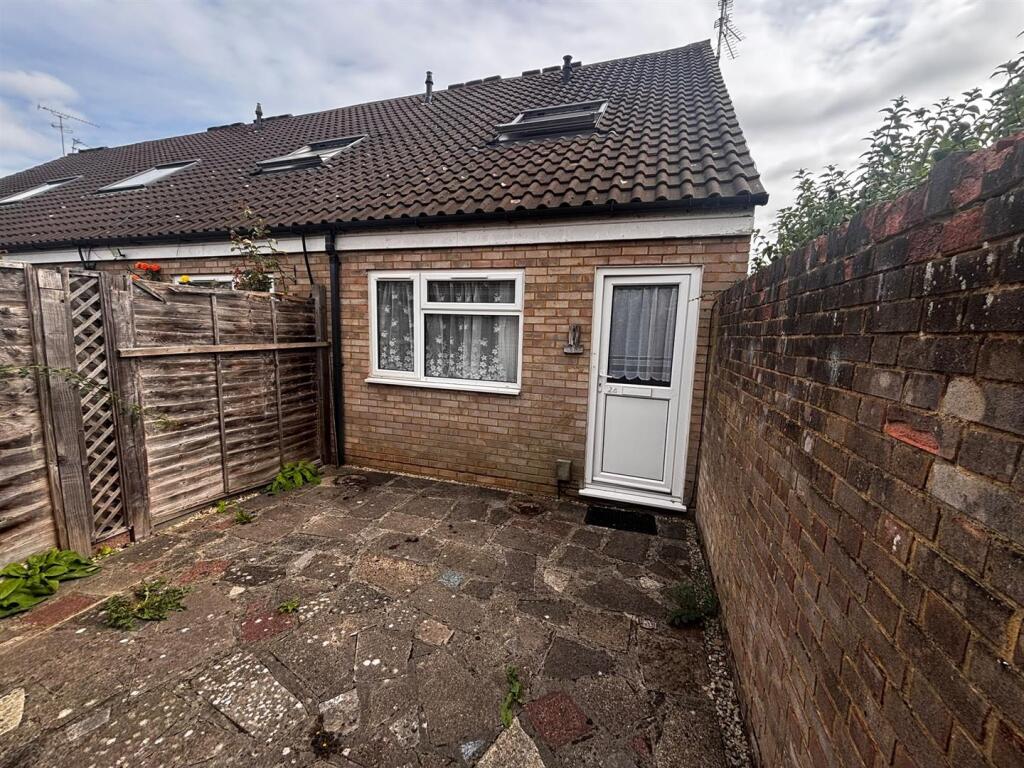 Main image of property: Crop Common, Hatfield