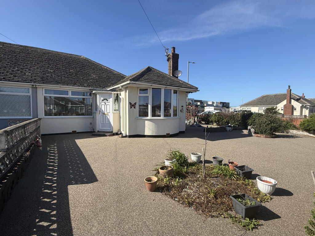 Main image of property: Green Drive, Cleveleys, FY5 1JE