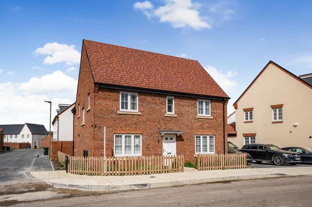 Main image of property: Taunton Road, Bicester, OX26