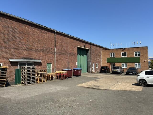 Main image of property: Unit 22, Cosgrove Way, Luton, Bedfordshire, LU1