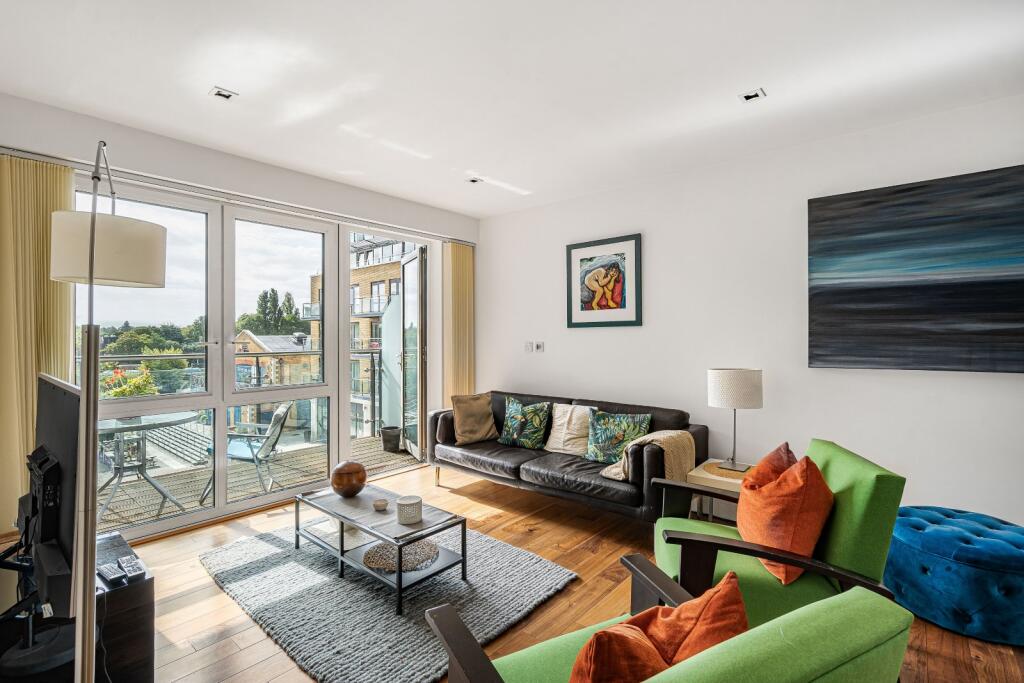 Main image of property: Kew Bridge Road, 
Brentford, TW8