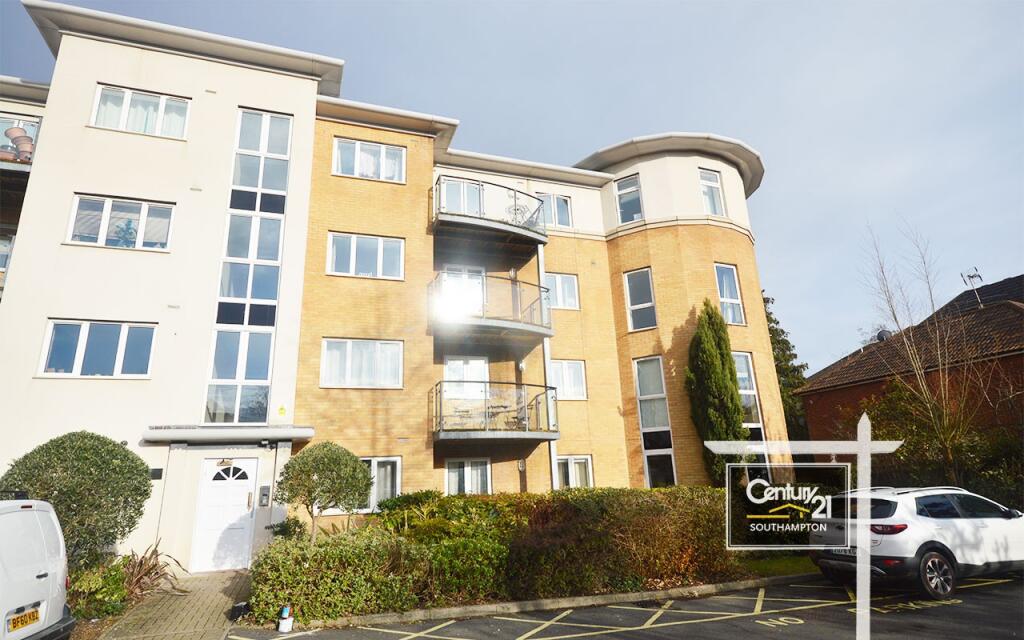 Main image of property: |Ref: L817299|, Rosida Gardens, Hill Lane, Southampton, SO15 5PA