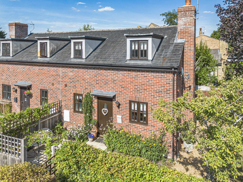 Main image of property: 4 Thriplow Road, Fowlmere, Royston, Cambridgeshire, SG8 7QT