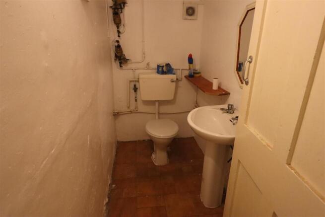 Toilet.JPG