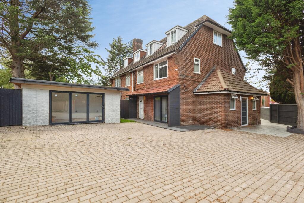 Main image of property: Heald Place, Manchester, Greater Manchester, M14