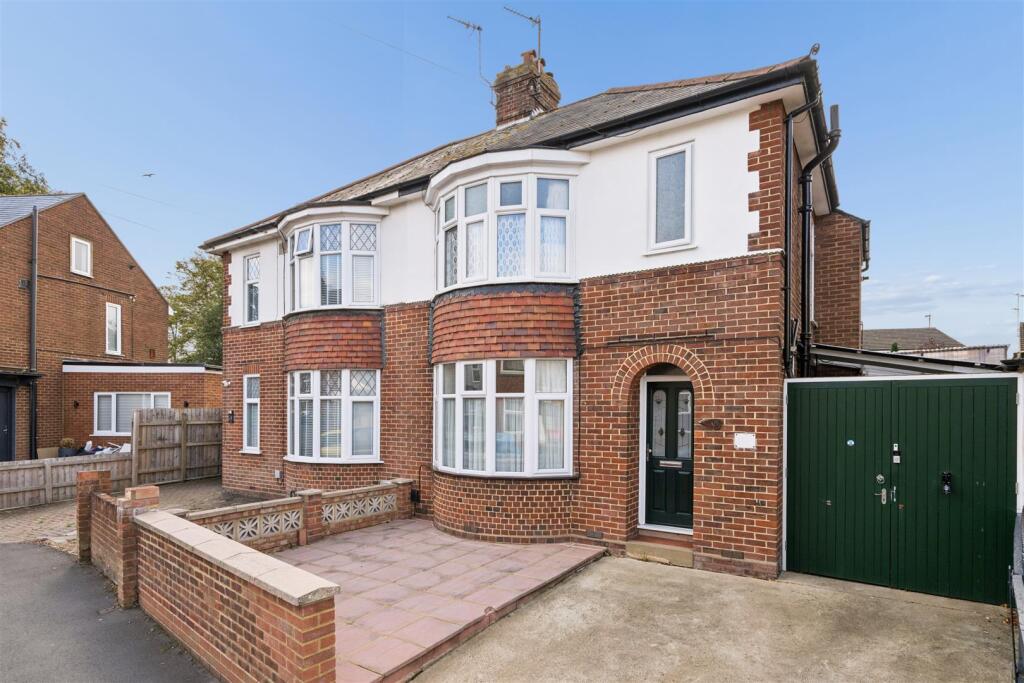 Main image of property: West Parade, Dunstable