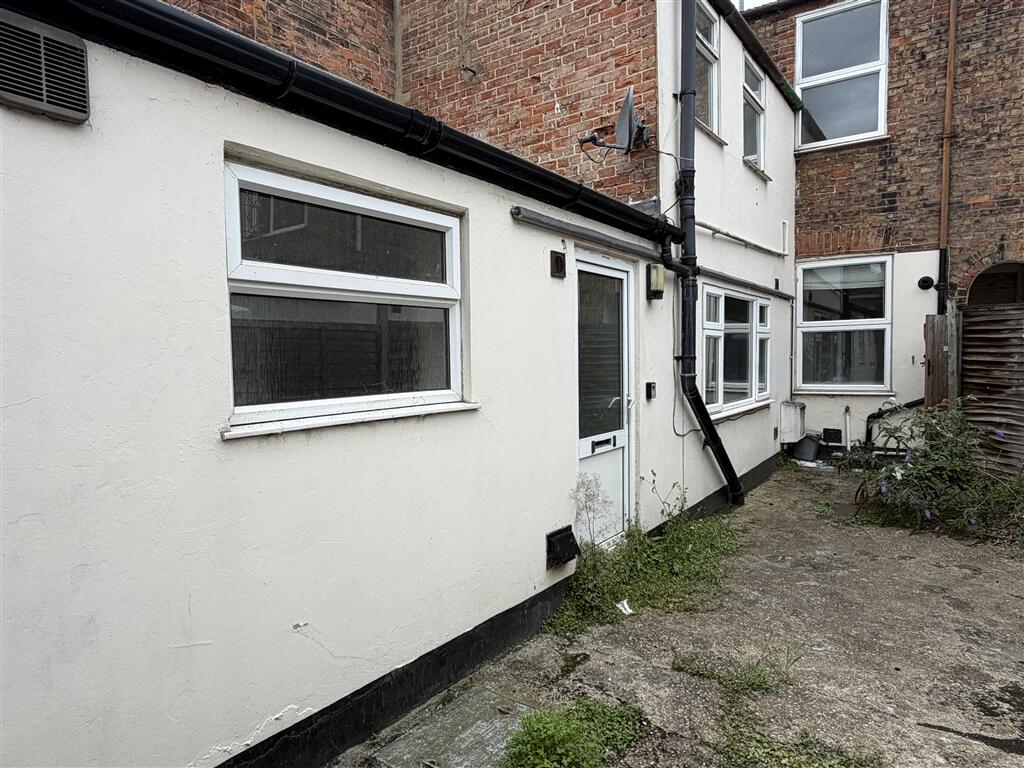 Main image of property: 36a Railway Road, Kings Lynn PE30 1NF