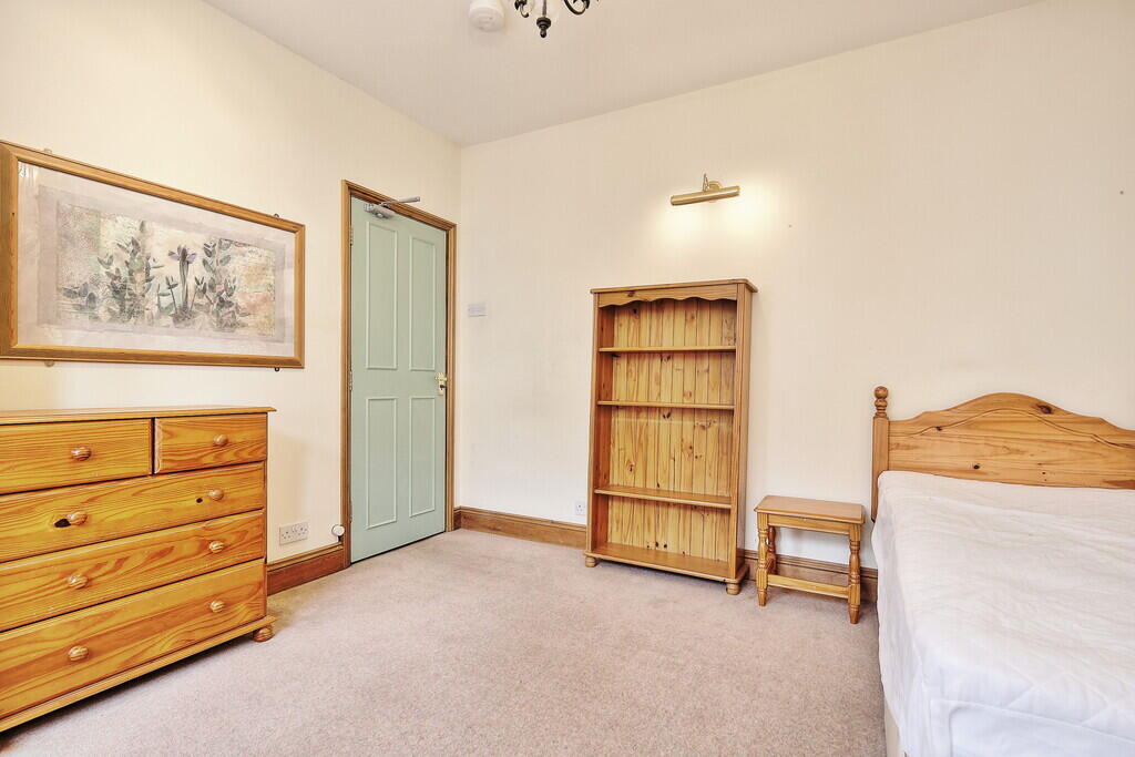 Main image of property: Cavendish Road, Room 1
