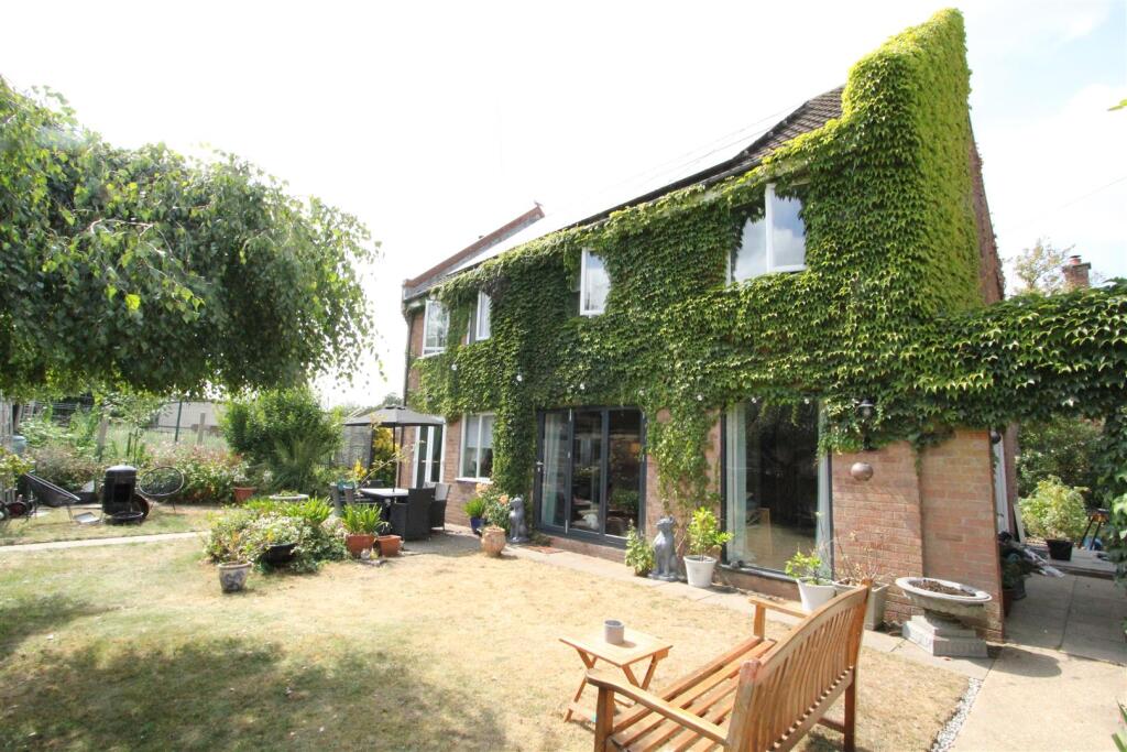 Main image of property: Rook Tree Lane, Stotfold, Hitchin