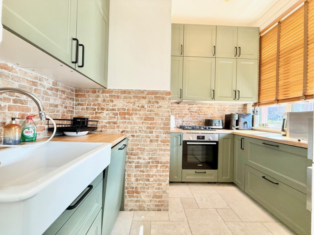 Main image of property: Regents Park Road, N3