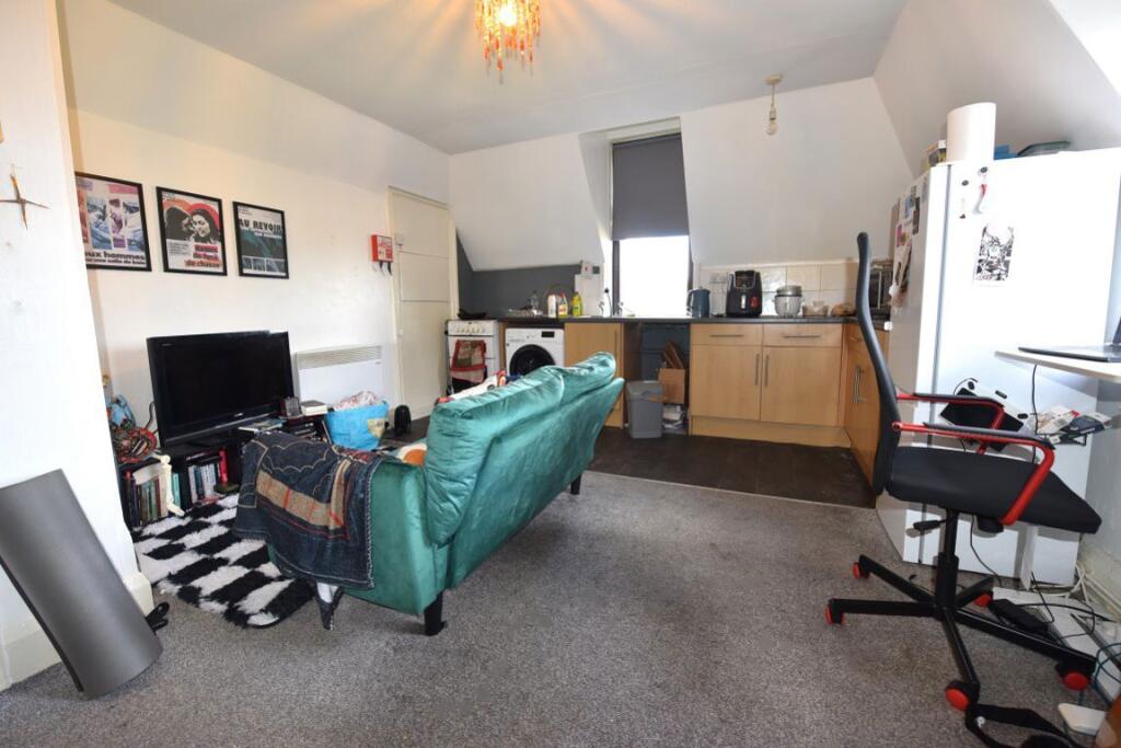 Main image of property: Meanwood Towers, Flat 8