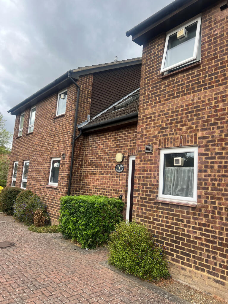 Main image of property: sellwood drive, Barnet
