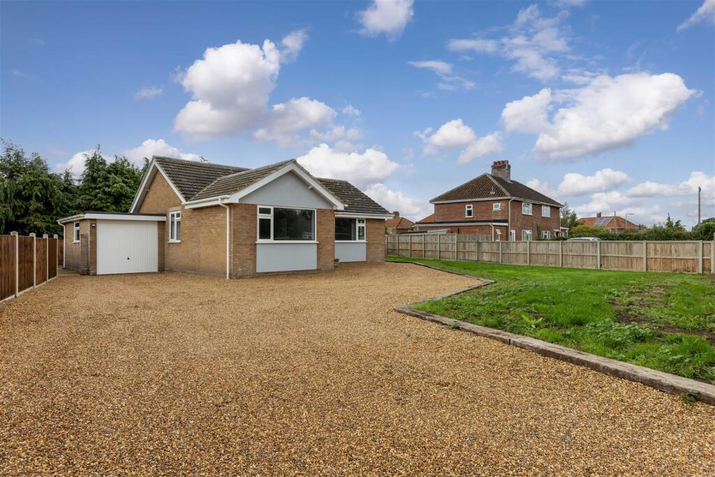 Main image of property: Hardingham Road, Hingham, NR9