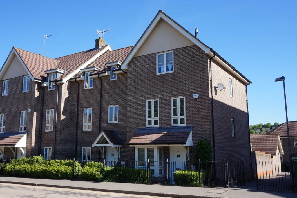 Main image of property: Gossoms End, Berkhamsted