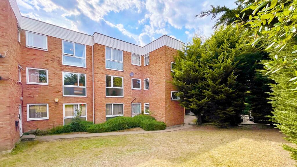 Main image of property: Princes Road, Romford, RM1