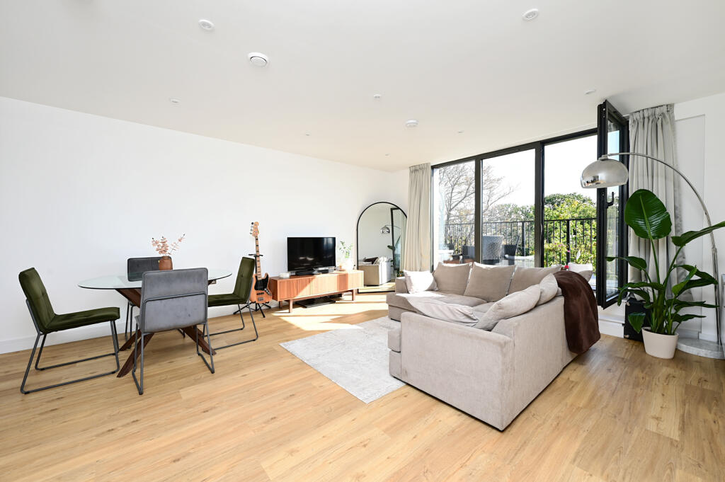 Main image of property: Farnborough Road, Farnborough, GU14