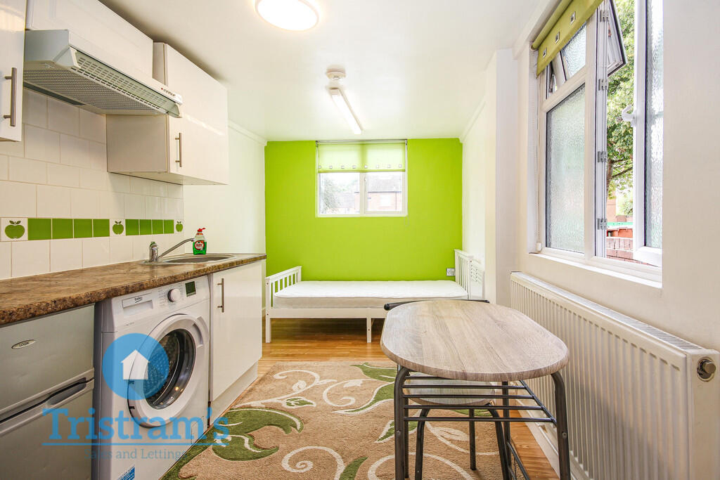Main image of property: Uppingham Gardens, Nottingham