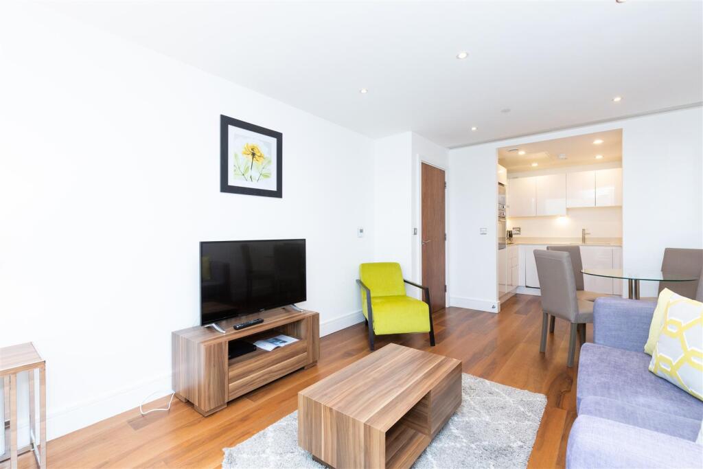 Main image of property: Talisman Tower, Lincoln Plaza, Tower Hamlets