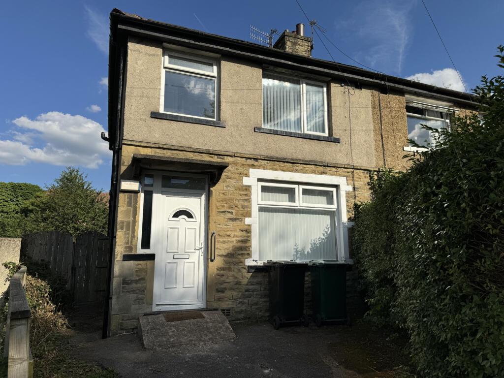 Main image of property: Dalcross Grove, Bradford, West Yorkshire, BD5